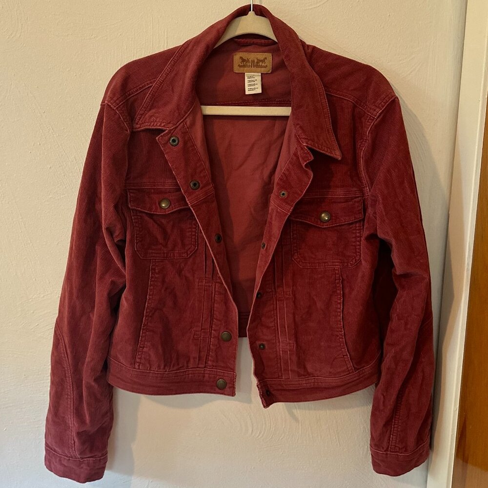 Women’s mauve corduroy Levi’s jean jacket